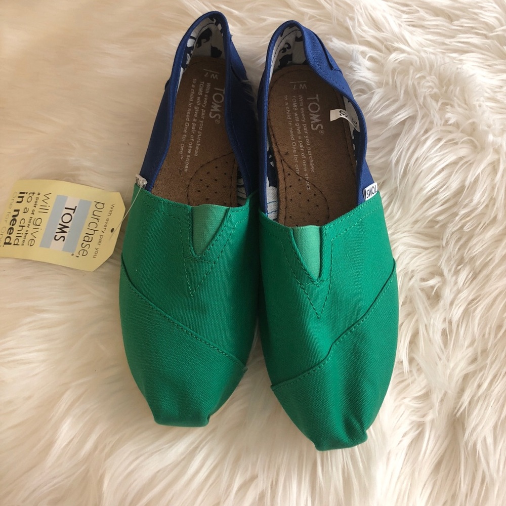 Brand new shoes Toms